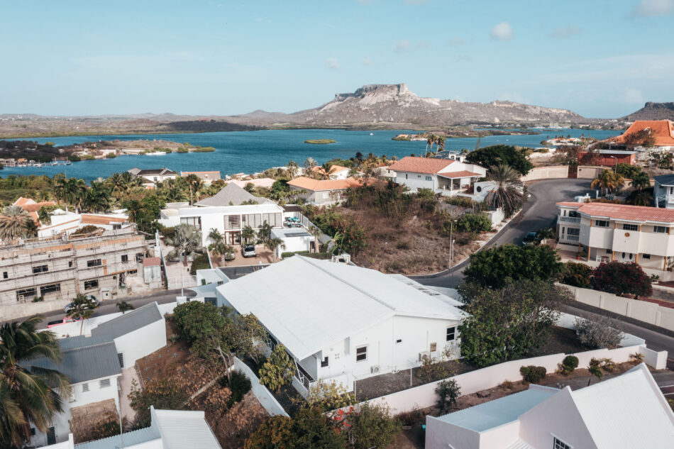 De villa met de tafelberg op de achtergrond.